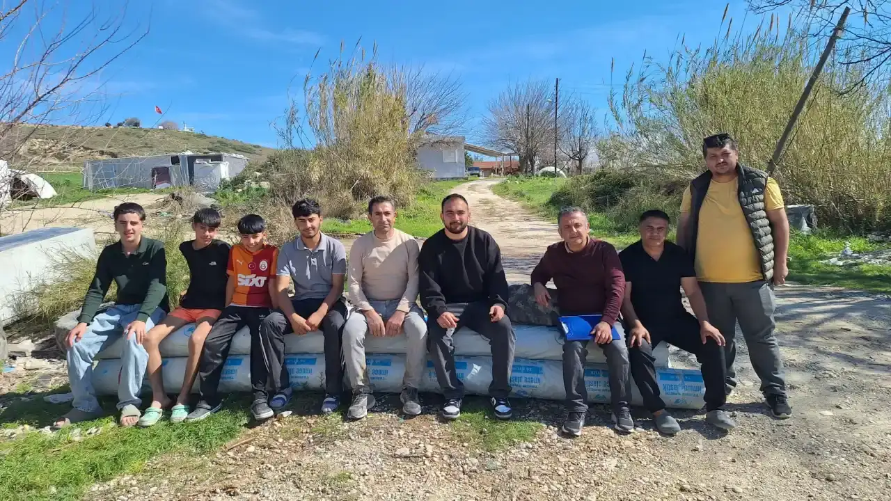 antalyada-afetzede-ureticiye-sera-naylonlari-teslim-edildi