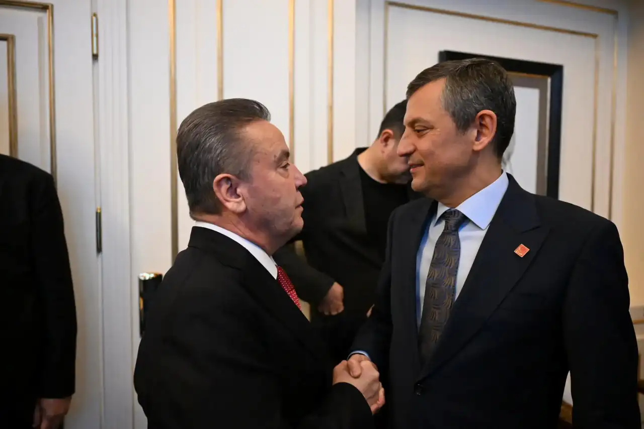 ozgur-ozel-burdur-mitingi-oncesi-muhittin-boceki-cezaevinde-ziyaret-edecek