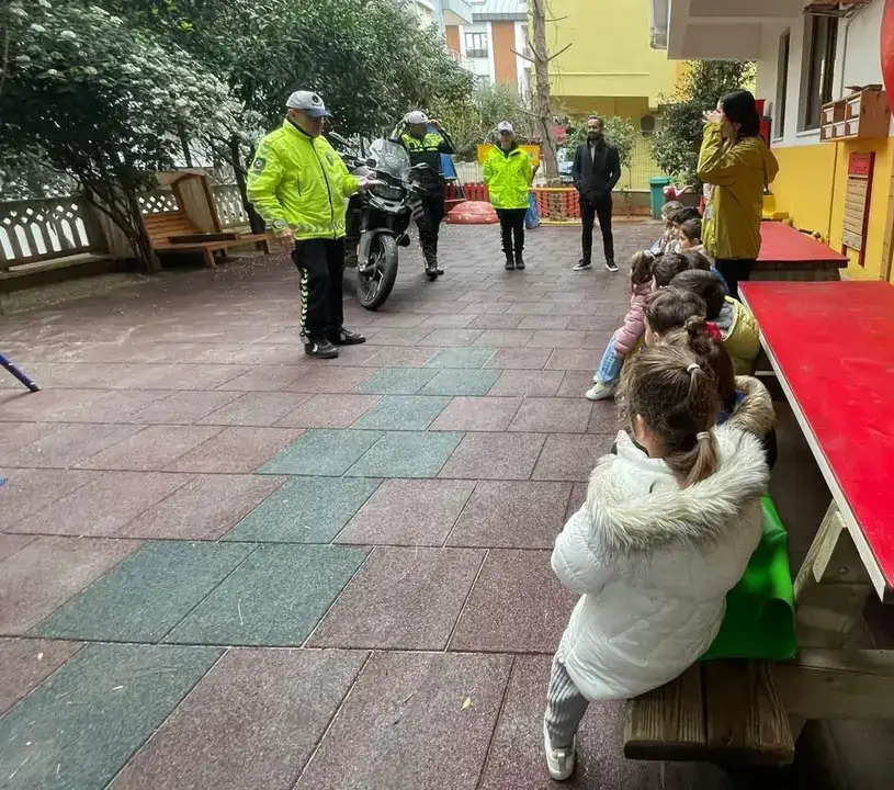 antalyada-gelecegin-bilincli-suruculeri-yetisiyor-740-minige-egitim