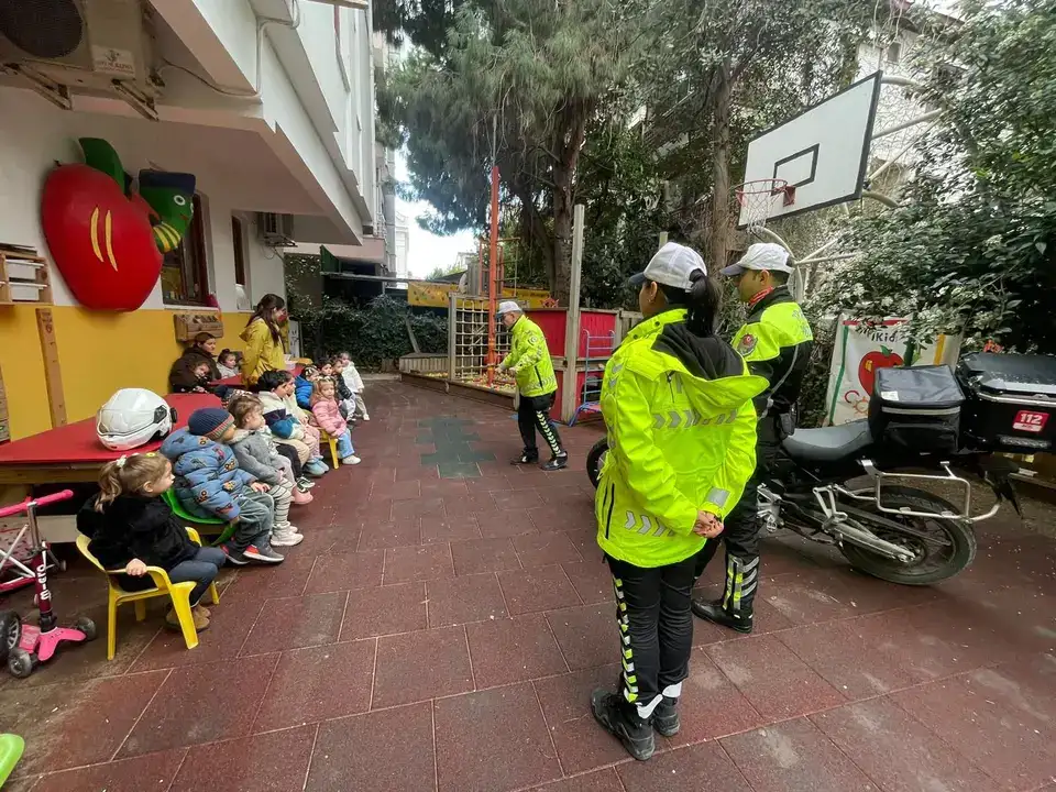 antalyada-gelecegin-bilincli-suruculeri-yetisiyor-740-ogrenciye-egitim