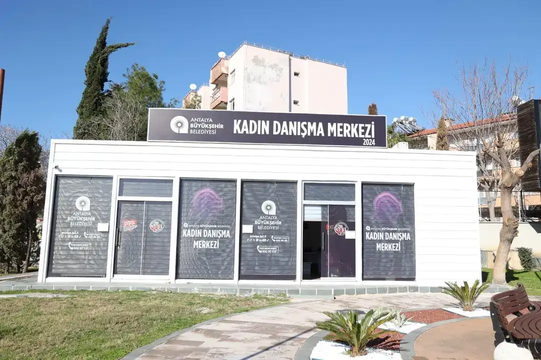 antalyada-kadinlar-icin-dolu-dolu-etkinlik-programi-2026-mart-etkinlikleri