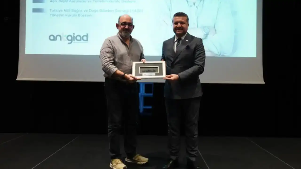 antgiad-iftarinda-baskan-ercandan-mesaj-fabrika-ayarlarimiza-donmeliyiz