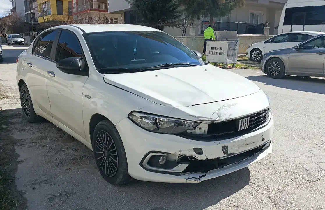 burdurda-motosikletli-2-genc-kiz-yaralandi