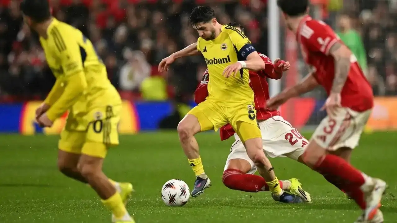 fenerbahce-uefa-avrupa-liginde-nottingham-foresti-yendi-ama-elendi