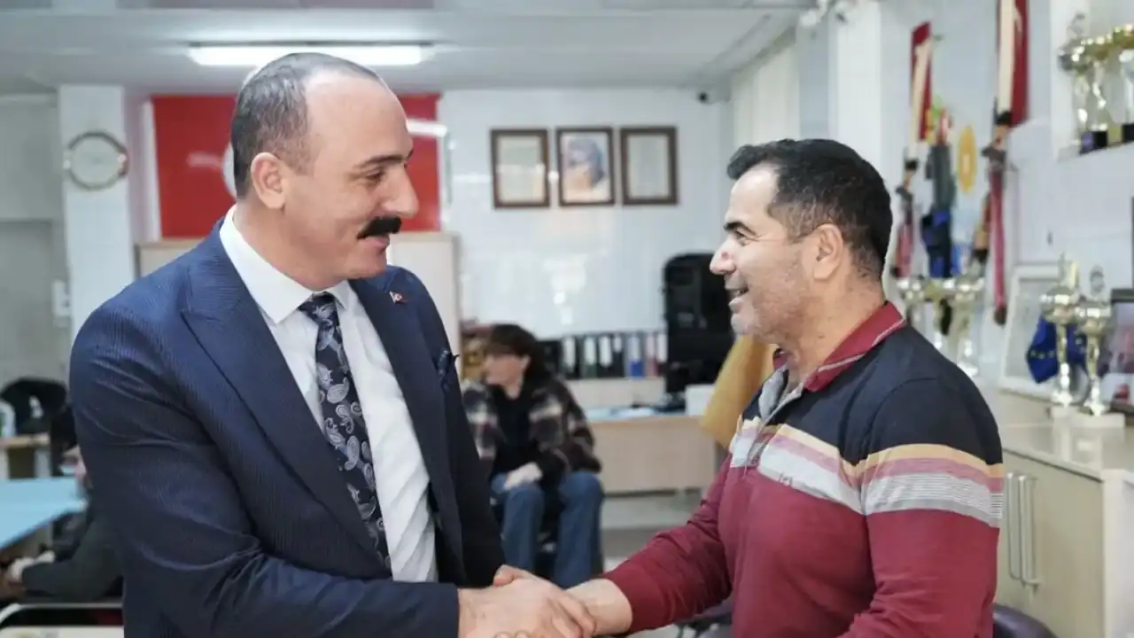 sakatlar-derneginden-konyaalti-belediyesine-tesekkur