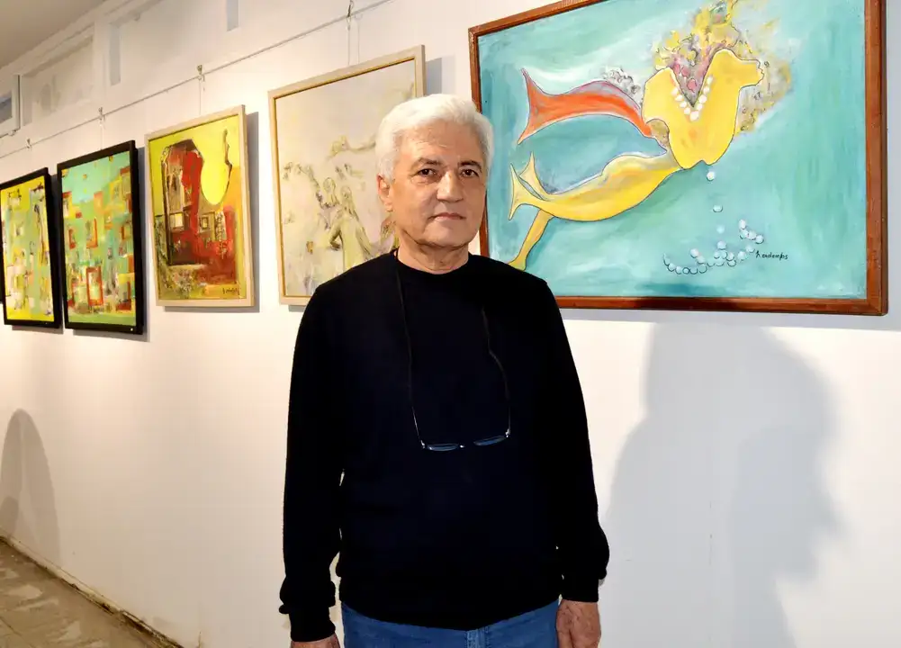 sanatin-uc-rengi-bir-arada-halil-erdemden-renkli-sergi-ve-imza-gunu