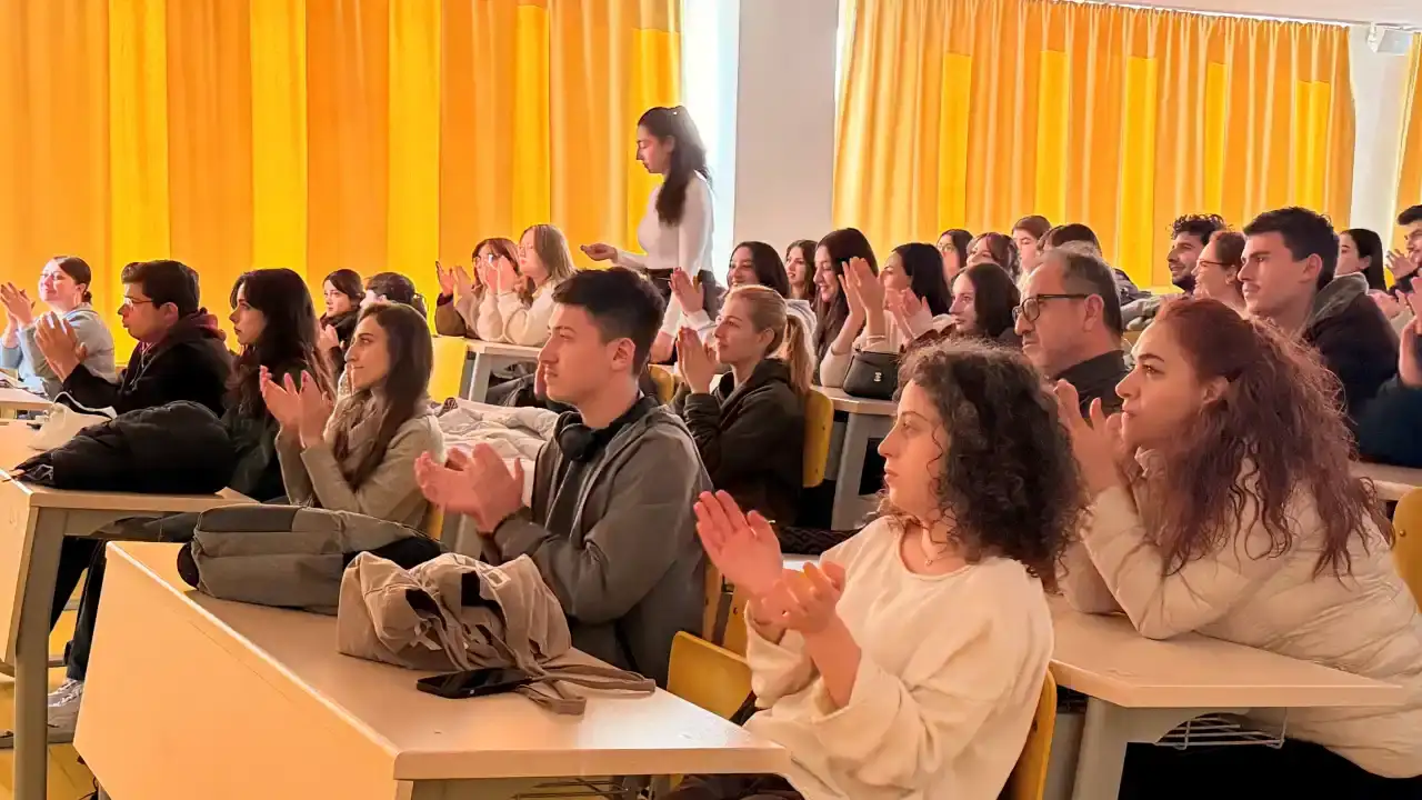 akdeniz-universitesinde-kult-sahneler-yeniden-hayat-buluyor