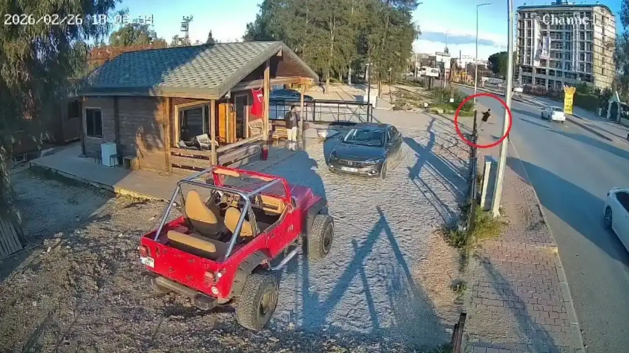 antalyada-musteri-sandigi-kisi-tarafindan-silahli-saldiriya-ugradi