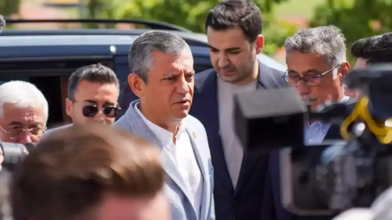 chp-lideri-ozgur-ozel-antalyada-boceki-cezaevinde-ziyaret-edecek