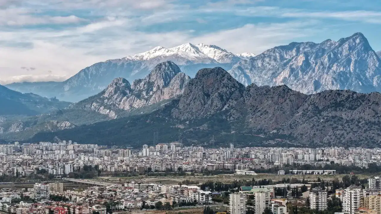 hkmo-antalya-imar-hakki-aktarimi-atil-tasinmazlara-cozum-getiriyor