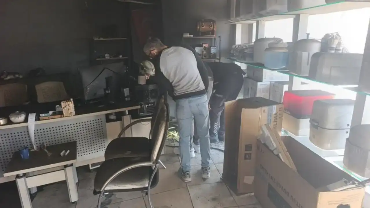 manavgatta-is-yerinde-yangin-erken-mudahale-felaketi-onledi