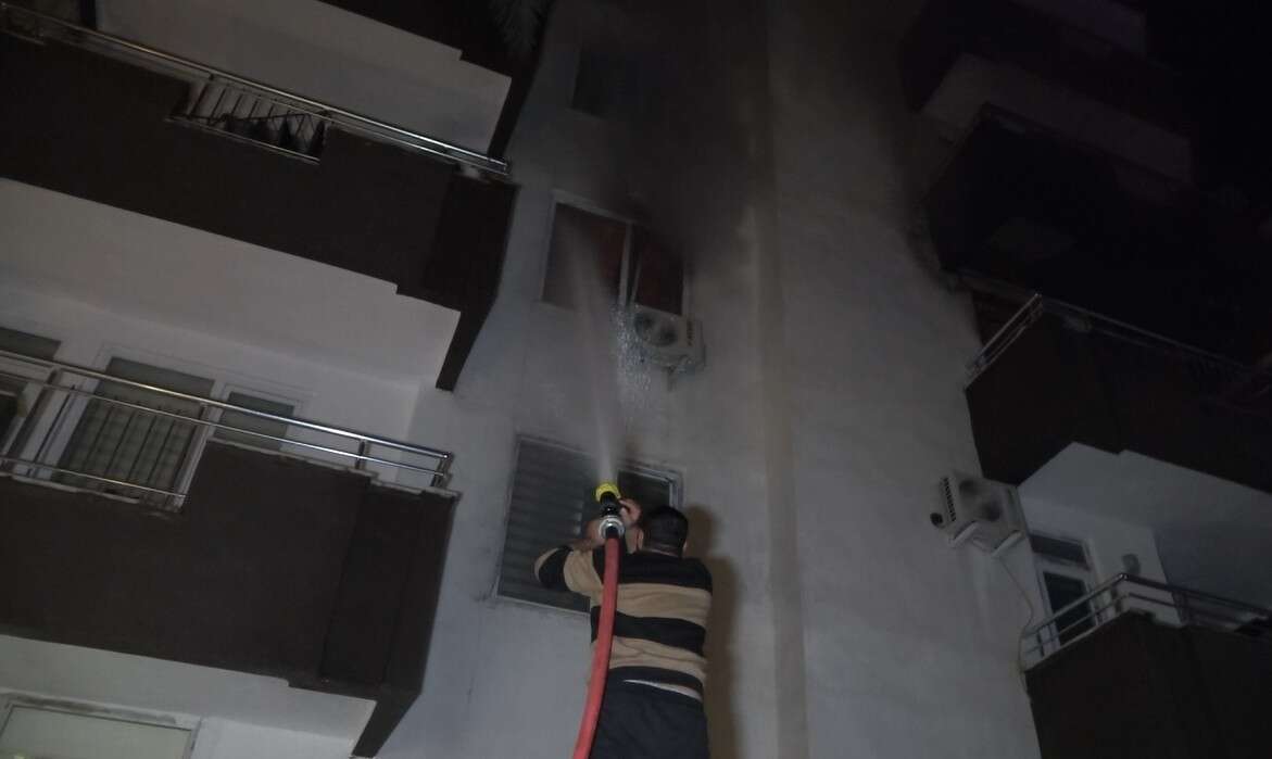 alanyada-yangin-alarmi-mahalleli-seferber-oldu