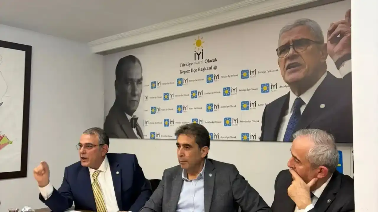 iyi-partili-misirlidan-ekonomi-cikisi-borc-bataginda-yuzuyoruz