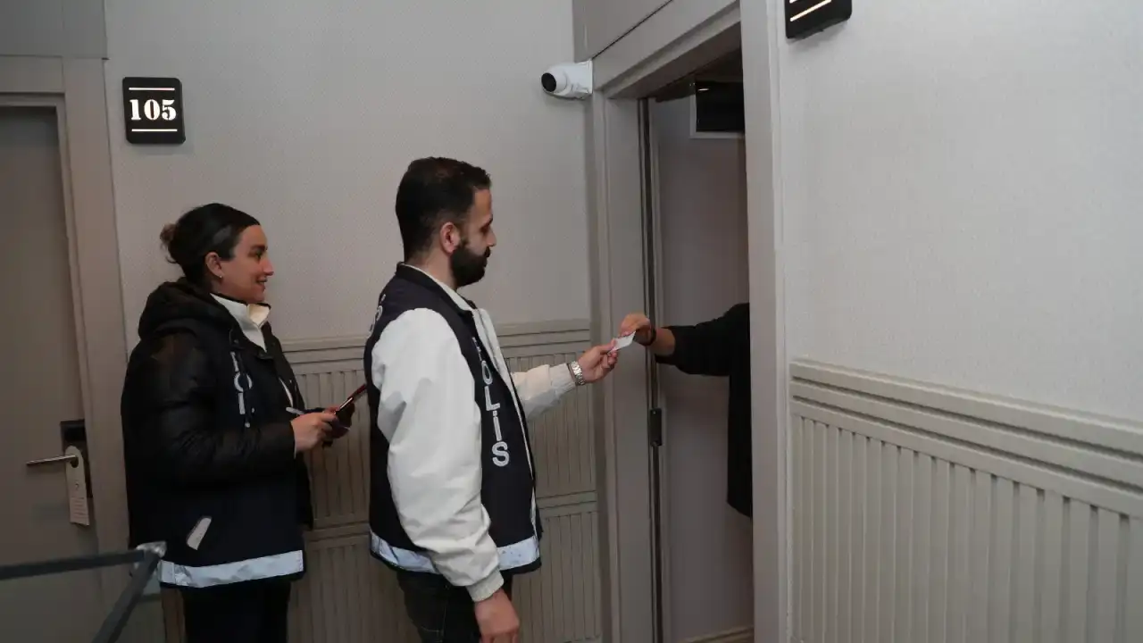 antalyada-2-haftada-1200-konaklama-tesisi-denetlendi-ihlal-yapan-tesislere-ceza