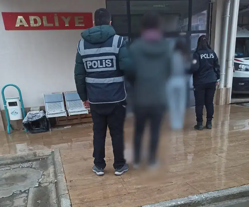 burdurda-binlerce-kullanimlik-kagit-zehir-yakalandi