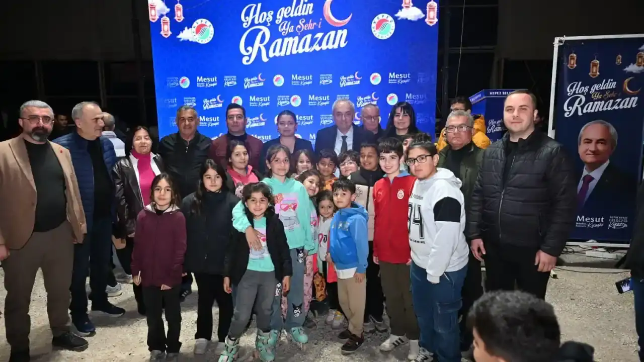 antalyada-ramazan-bereketi-iftar-sofralarinda