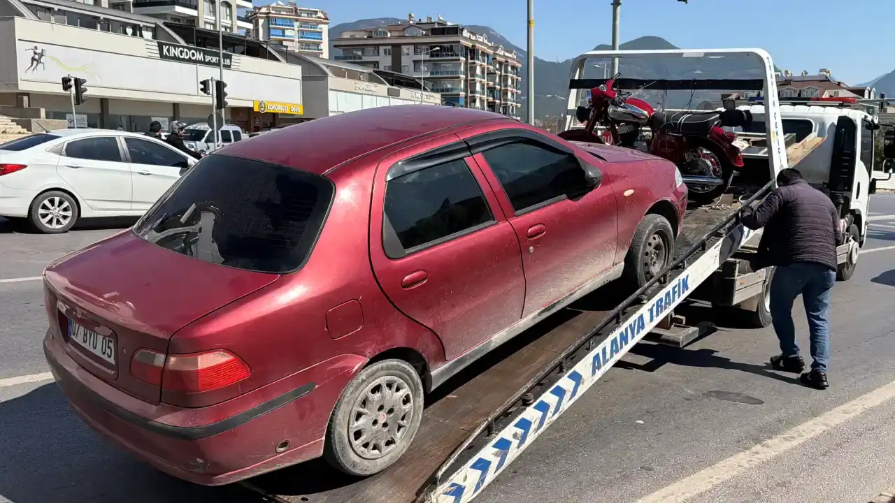 alanyada-polisten-kacan-surucuye-rekor-ceza