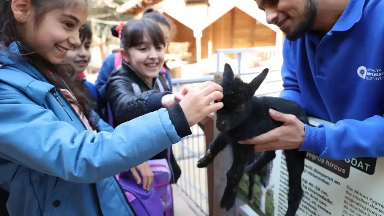 antalya-dogal-yasam-parkinda-yaban-hayati-farkindaligi