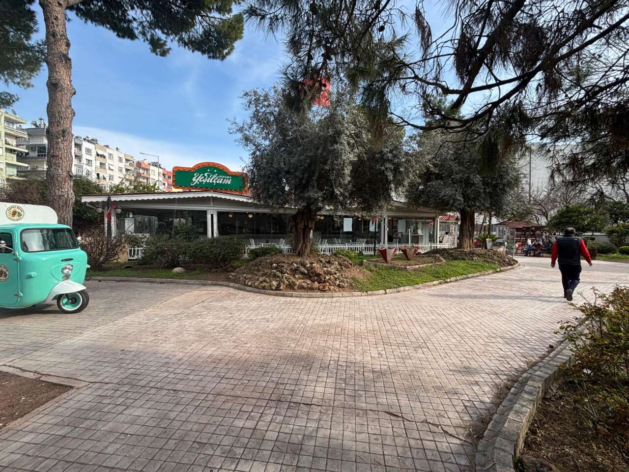 onerin-ve-kocagozun-arasina-kafe-mi-girdi