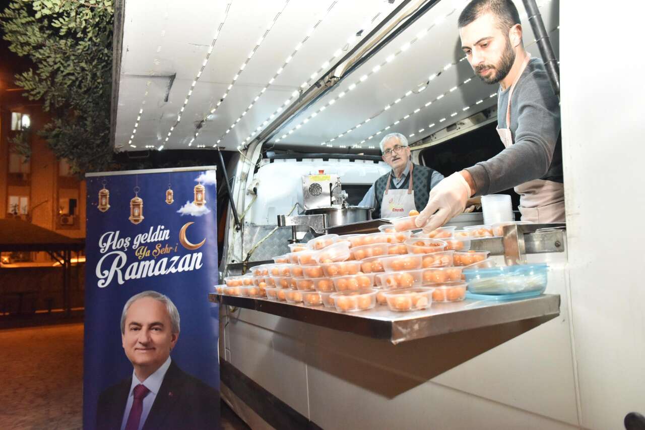 ramazanin-paylasma-ve-dayanisma-ruhu-kepezde-yasaniyor