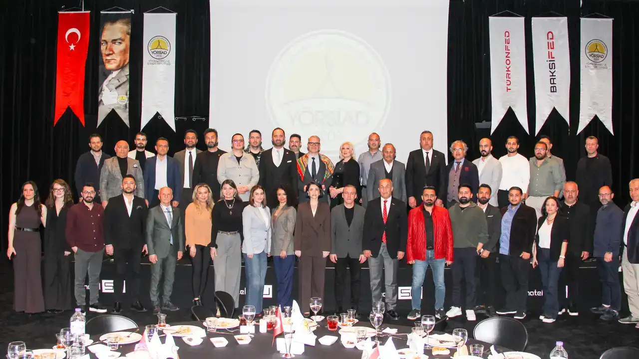 antalya-is-dunyasi-yorsiad-iftarinda-bulustu-dunya-gundemi-masaya-yatirildi