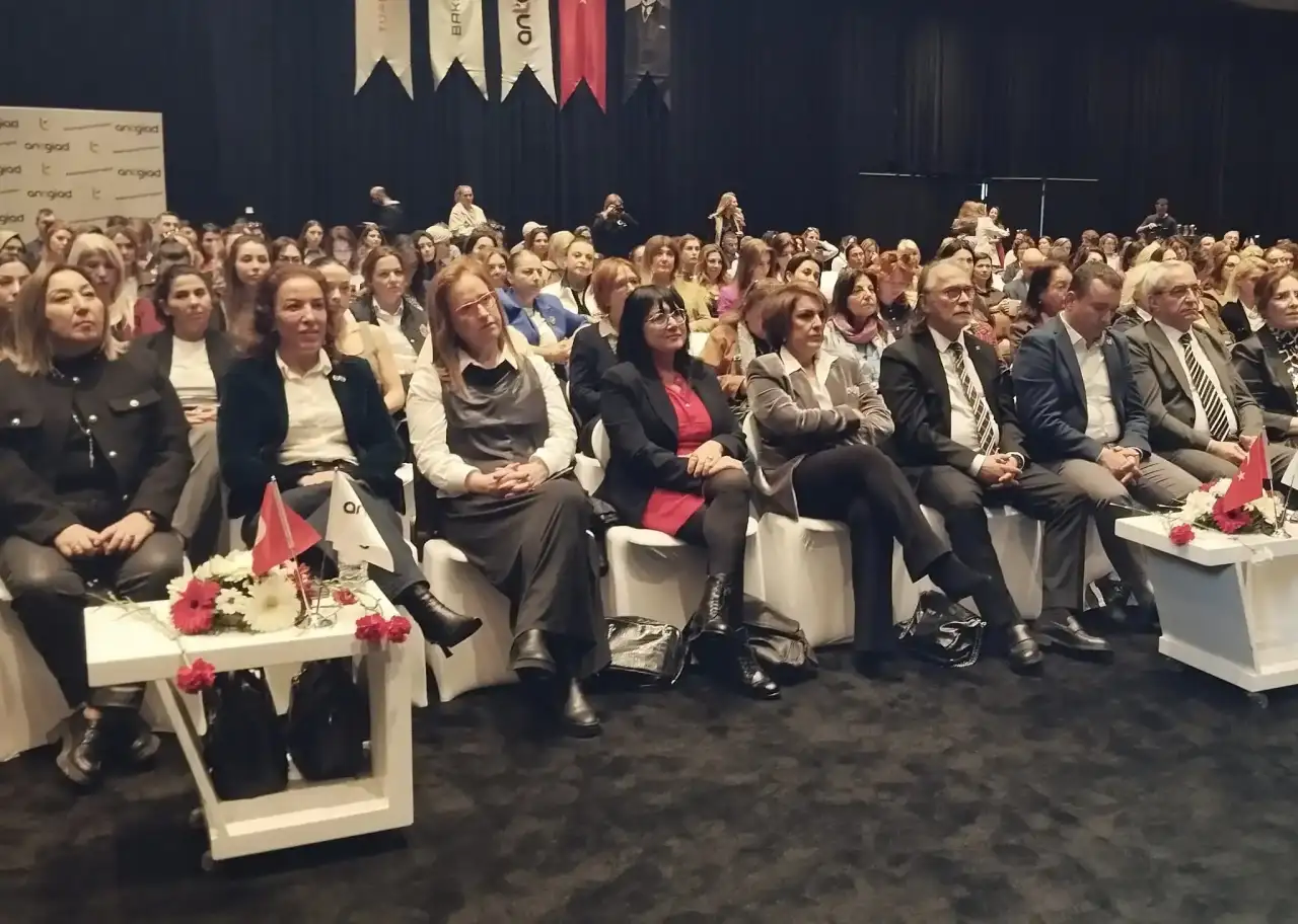 antalyada-konusan-futurist-ufuk-tarhan-biz-organik-calisan-son-insan-nesliyiz