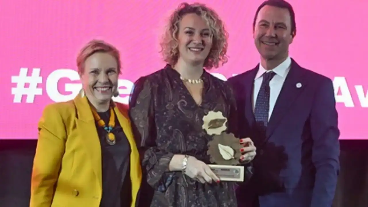 antalyanin-gunes-okuluna-dunya-capinda-odul