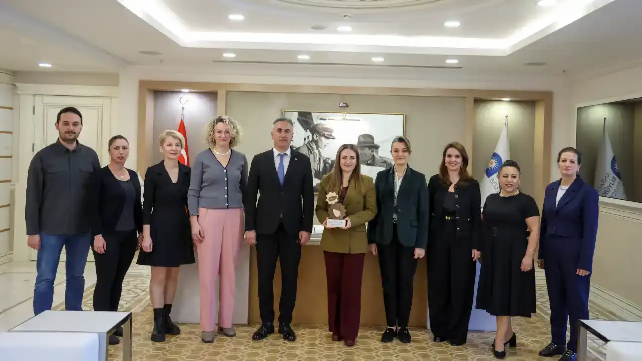 antalyanin-gunes-okuluna-dunya-capinda-odul