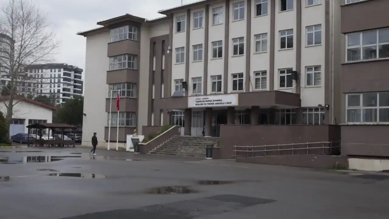 fatma-nur-ogretmenin-adi-okulunda-yasayacak