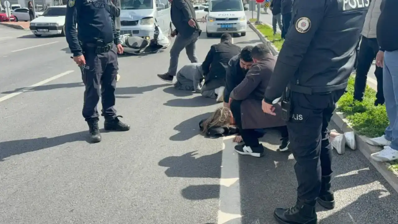 gazipasada-motosiklet-ile-otomobil-carpisti-1i-agir-2-kisi-yaralandi