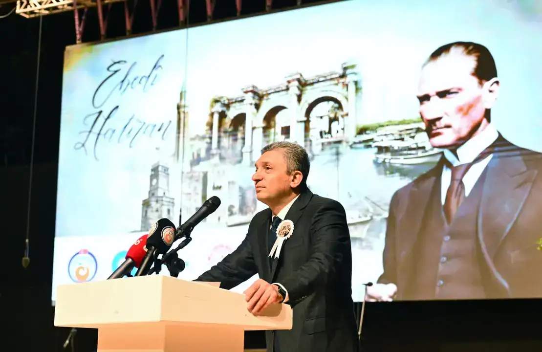 ataturk-o-sozu-soyleyeli-96-yil-oldu-antalyaya-gelisinin-yil-donumunde-buyuk-cosku