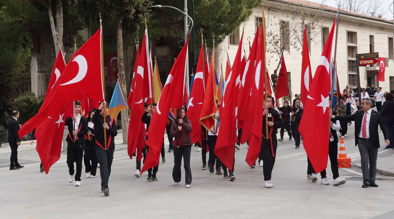 ataturkun-burdura-gelisi-kutlandi-1198899-356541