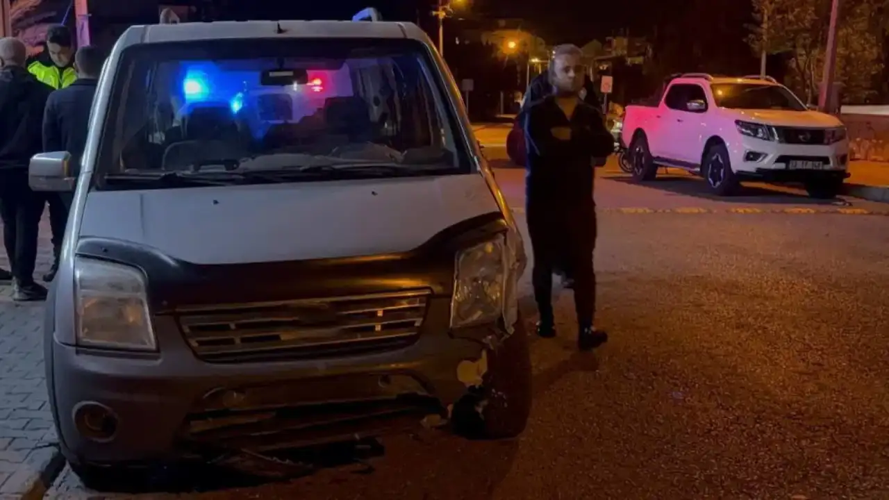 gazipasada-ehliyet-surucu-kaza-yapti-sonra-markete-daldi