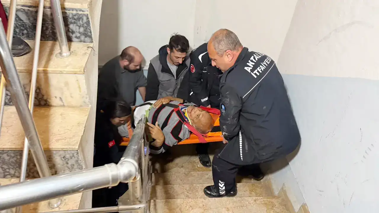 muratpasada-asansor-bosluguna-dustu-dehseti-yasadi