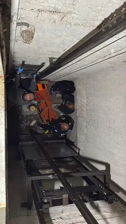 muratpasada-asansor-bosluguna-dustu-dehseti-yasadi