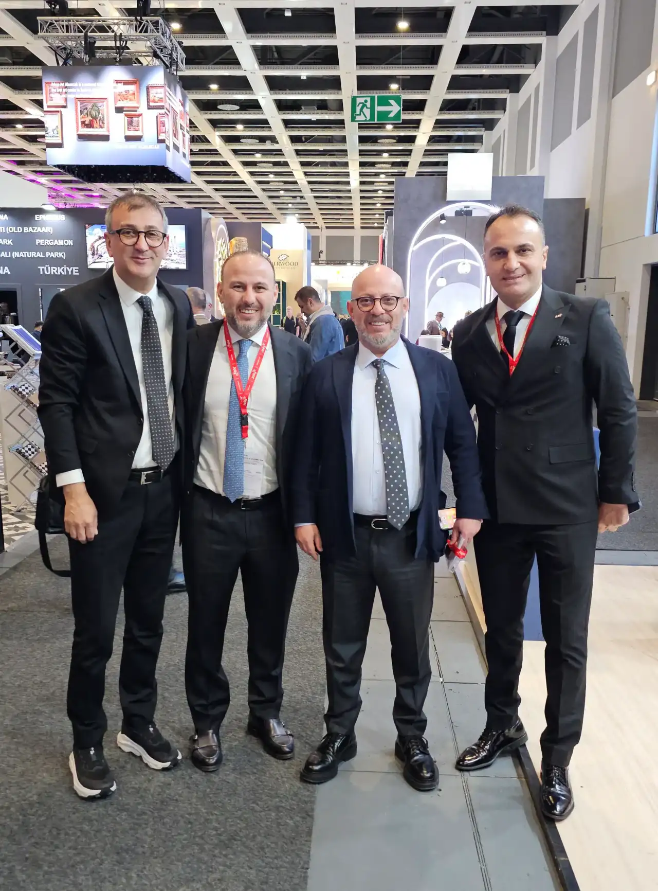 savasin-golgesinde-itb-berlinde-antalya-heyeti-turizm-icin-cabaladi