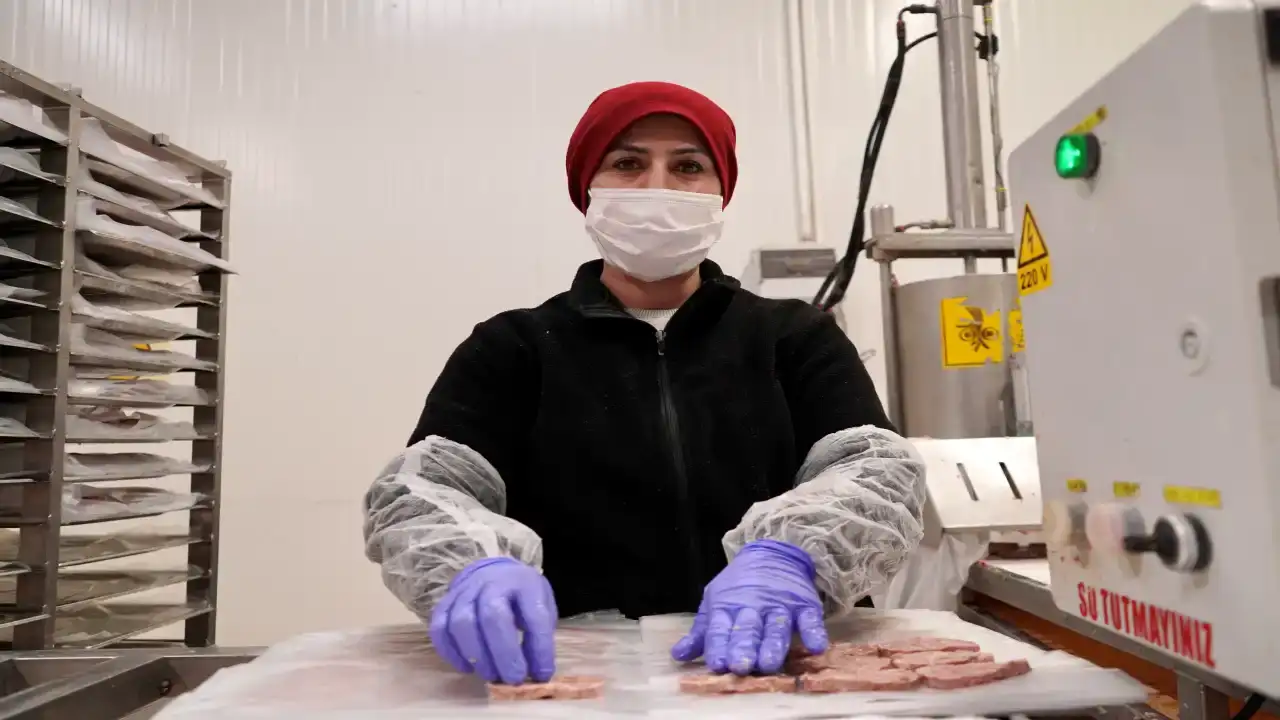 antalya-osbde-kadin-devrimi