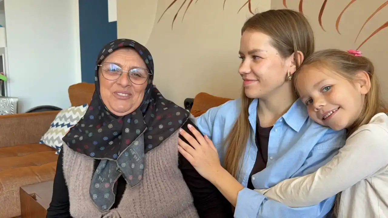 gazipasanin-ukraynali-gelini-daria-gonulleri-fethetti