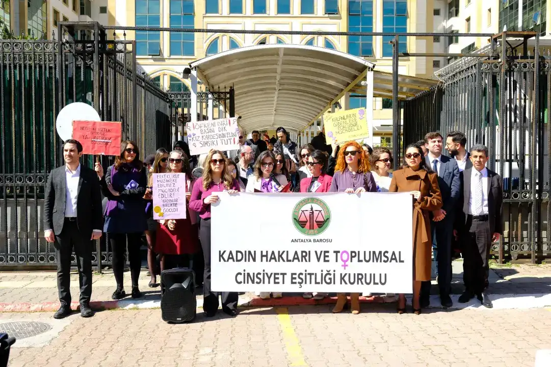 391-kadin-yasamdan-koparildi-antalya-barosu-kadin-cinayetleri-politiktir