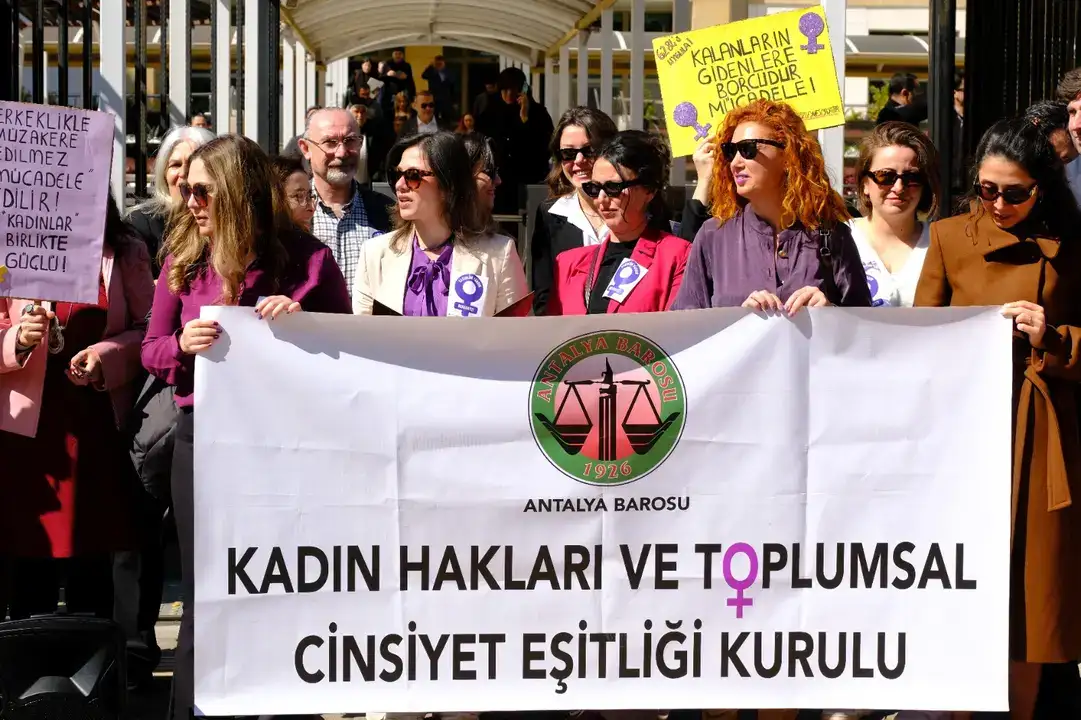 391-kadin-yasamdan-koparildi-antalya-barosu-kadin-cinayetleri-politiktir