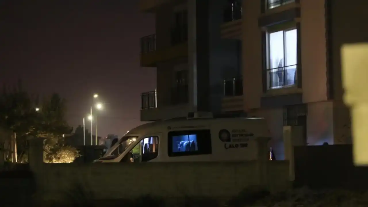 antalyada-polis-memuru-esini-ve-iki-kizini-oldurmustu-cezasi-belli-oldu