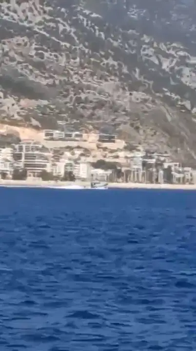 demre-aciklarinda-safak-vakti-facia-gocmen-botu-batti-14-olu