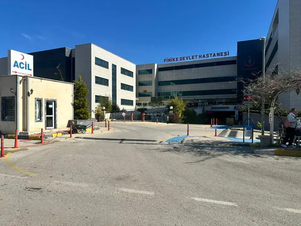 demre-aciklarinda-safak-vakti-facia-gocmen-botu-batti-14-olu