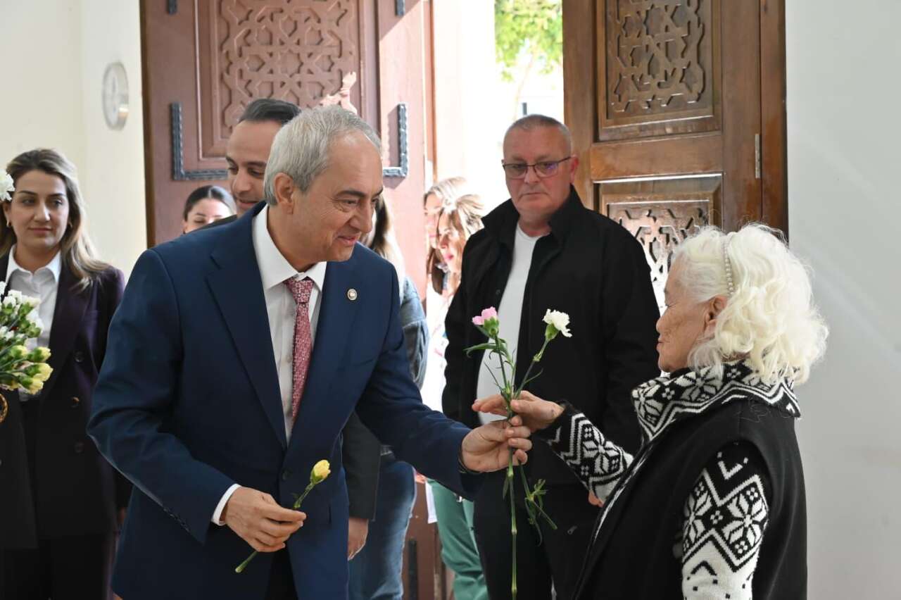 kepezde-8-mart-mesaisi-baskan-kocagoz-kadinlari-unutmadi