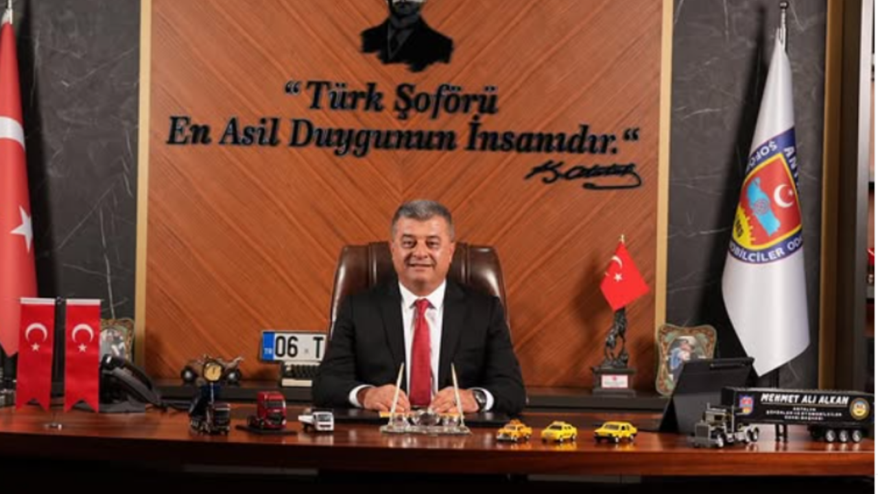 antalyada-taksimetrelere-zam-talebi-baskan-alkan-buyuksehirin-kapisini-caldi