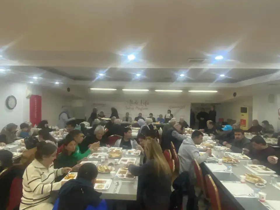 saadet-partisi-antalya-kadin-kollarindan-iftarda-birlik-mesaji