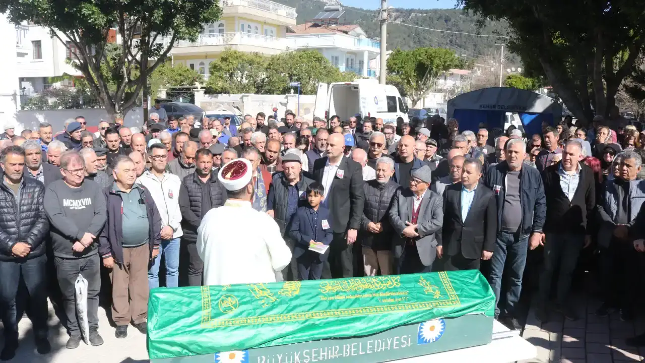 teknik-direktor-engin-firat-antalyada-son-yolculuguna-ugurlandi