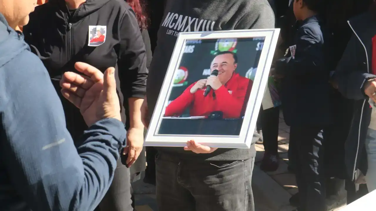 teknik-direktor-engin-firat-antalyada-son-yolculuguna-ugurlandi