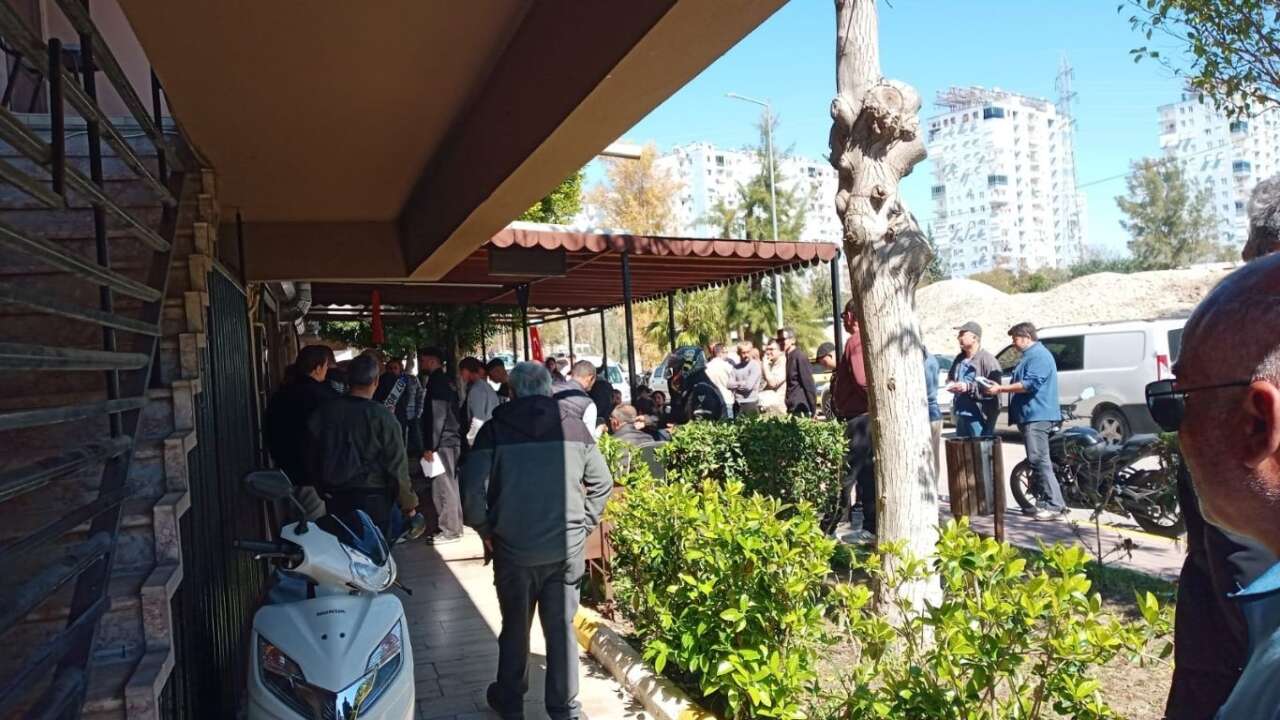 antalyada-plaka-degisim-mesaisi-arac-sahipleri-kepeze-akin-ediyor