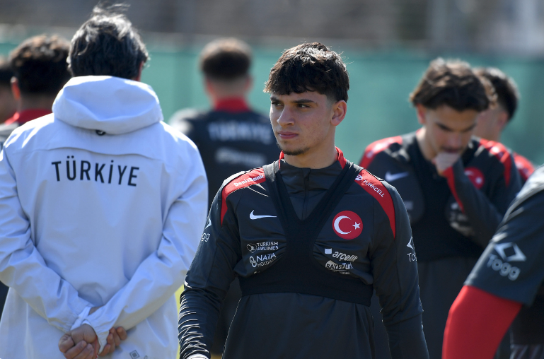 antalyaspor-ve-alanyaspordan-3-genc-yildiz-u17-milli-takimi-kampinda